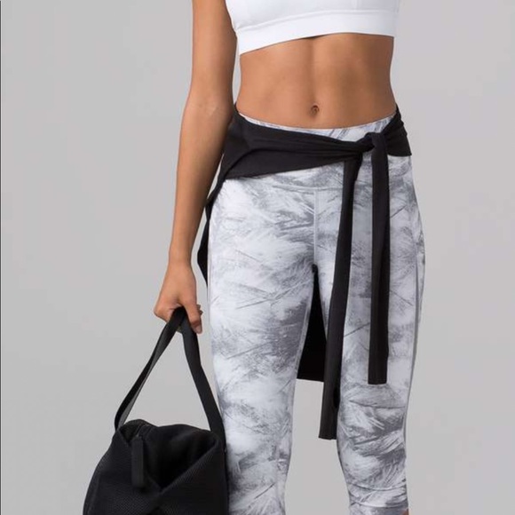 lululemon athletica Pants - Lululemon Pace Perfect  17”  size 6 Luxtreme brushed grey & excellent condition